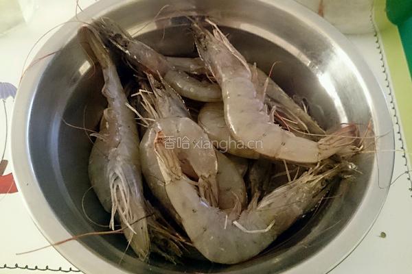 天妇罗（黄金蝴蝶虾）的做法图解1