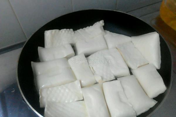 番茄豆腐焖的做法图解2