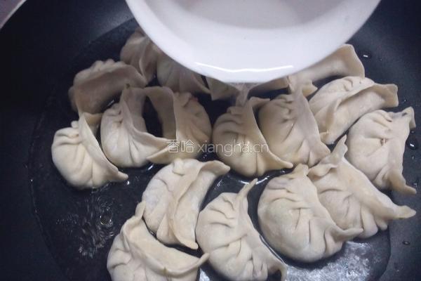 煎饺的做法图解3