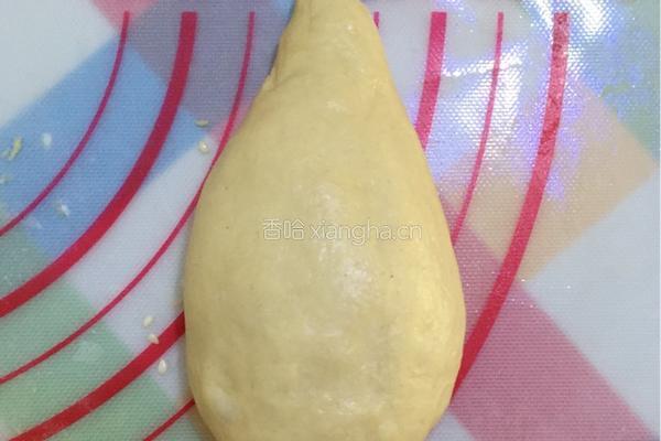 全麦牛角豆沙餐包的做法图解3