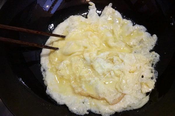 家常蘑菇炒鸡蛋的做法图解8
