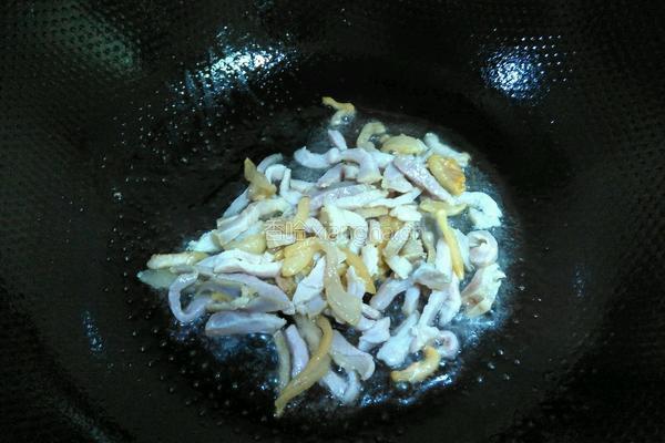 芦蒿炒咸肉丝的做法图解3