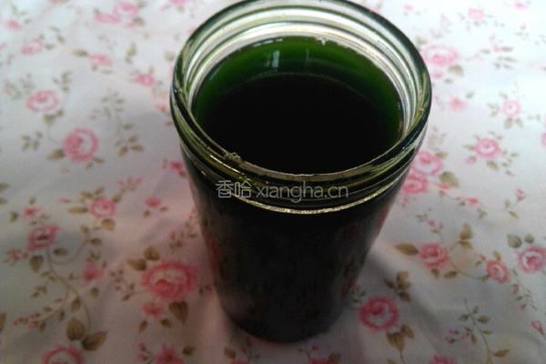 菠菜蝴蝶面的做法图解1