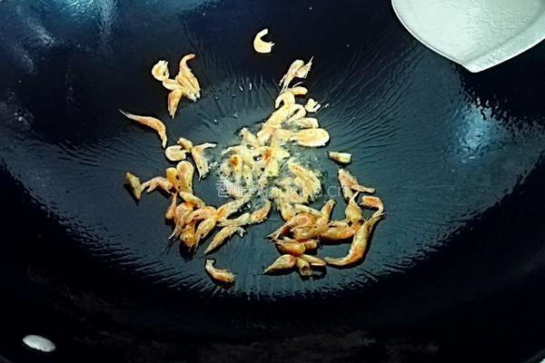 虾米焖南瓜的做法图解4