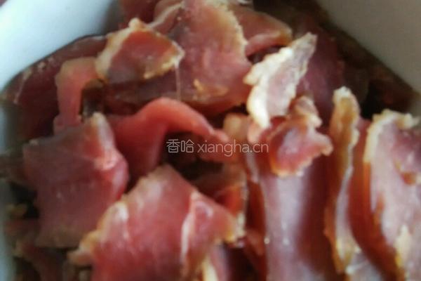 青蒜炒肉片的做法图解1