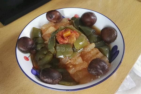 青椒炒冬瓜过年的时候吃太多肉，来一道这样清淡的菜，解解油腻，很不错的。的做法图解6