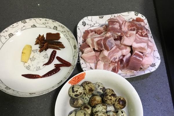 鹌鹑蛋红烧肉（红红火火）的做法图解1