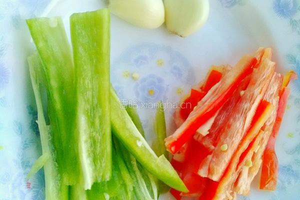 耗油双椒白玉菇的做法图解3