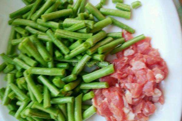 牛肉爆炒豆角的做法图解2
