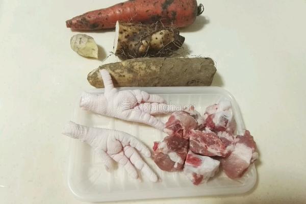山药胡萝卜汤的做法图解1