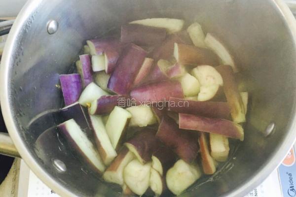 鱼香茄子煲的做法图解3