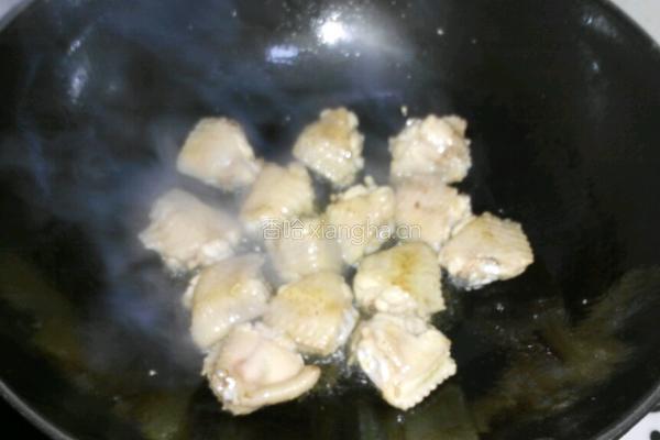 土豆烧鸡翅的做法图解2