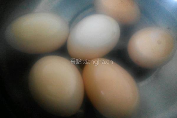 糖醋排骨虎皮蛋的做法图解2