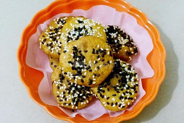 炸芝麻南瓜饼的做法图解12