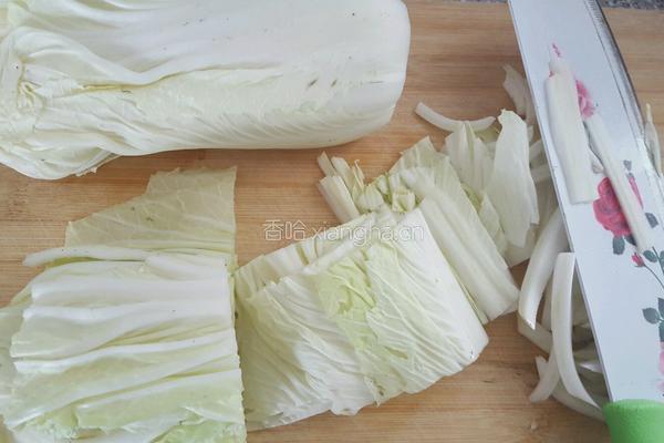 猪肉白菜炖粉条的做法图解3
