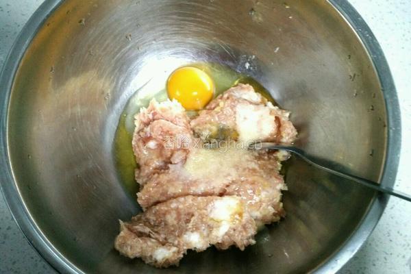 芹菜鲜肉饺子的做法图解4
