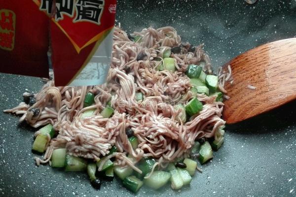 幸福炒面的做法图解11
