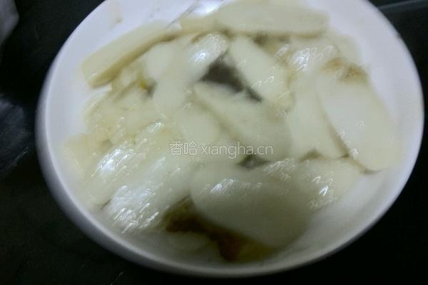 温州腊肉豆芽炒年糕的做法图解5