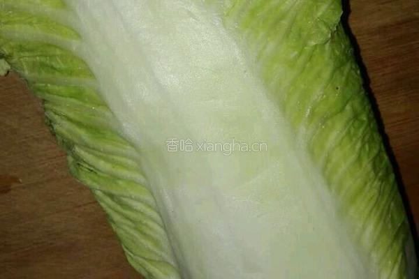 酸辣白菜的做法图解1