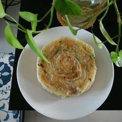  油渣葱油饼的做法[图]