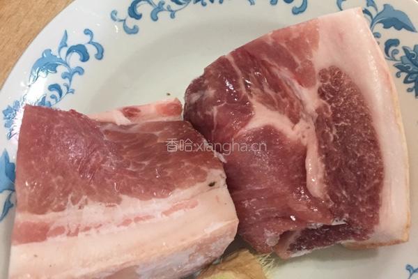 莲藕回锅肉的做法图解1