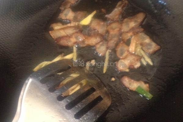 腊肉炒菜花的做法图解4