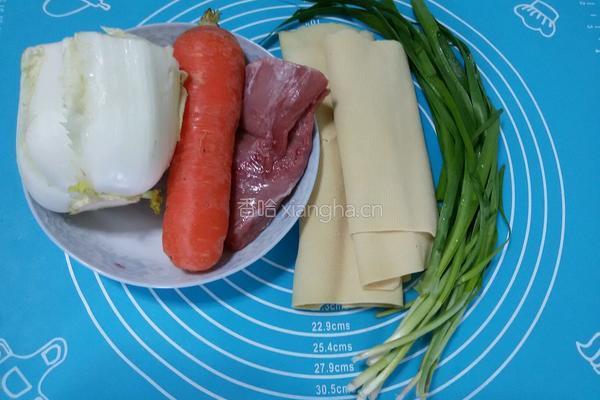 豆皮包菜的做法图解1