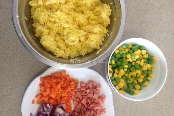 黄金杂蔬炒饭的做法图解1