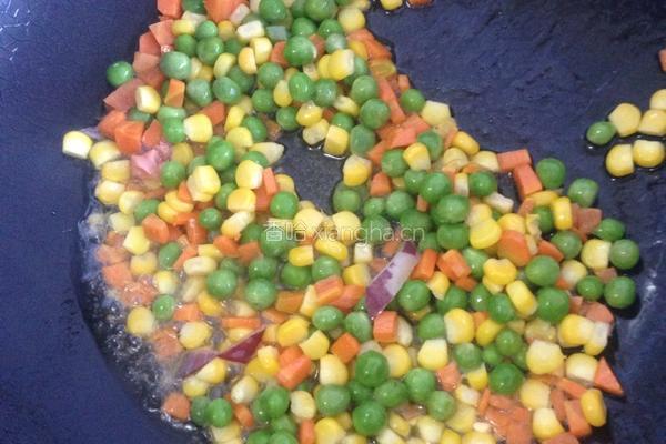 黄金杂蔬炒饭的做法图解3