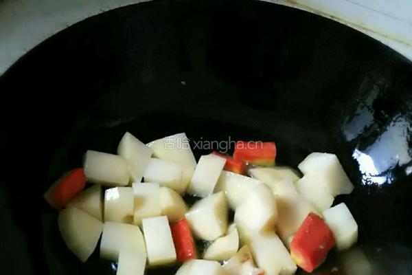 土豆烧鸡块的做法图解3