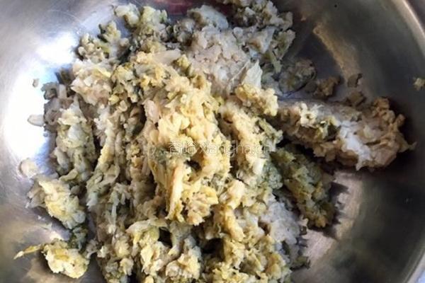 小笼包（酸菜馅）的做法图解3