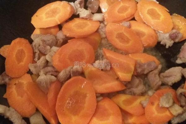 胡萝卜 黑木耳炒肉的做法图解4