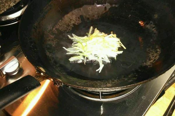 砂锅酸菜白肉的做法图解6