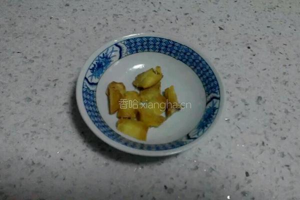 千张焖腊肠的做法图解1