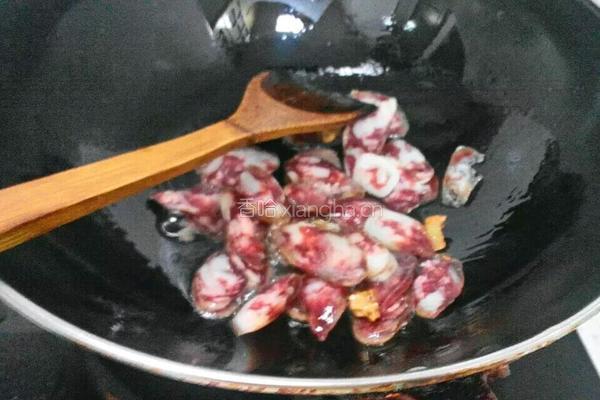 千张焖腊肠的做法图解6