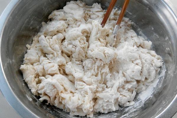 胡萝卜木耳鲜肉馄饨的做法图解2