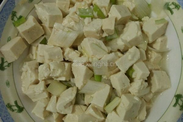 小葱拌豆腐的做法图解2