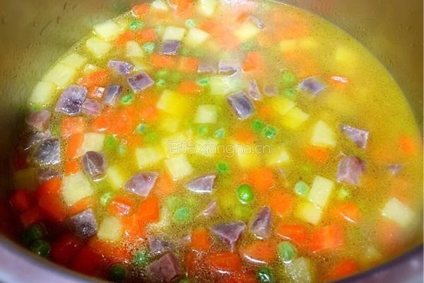 土豆香肠胡萝卜焖饭的做法图解5