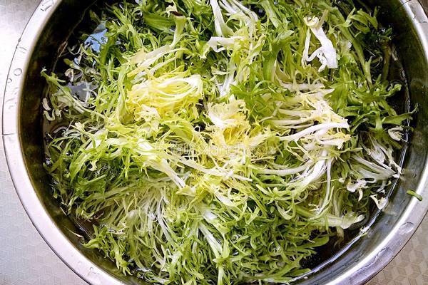 凉拌苦菊的做法图解1