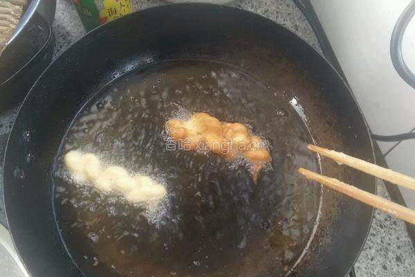 自制炸麻花的做法图解2