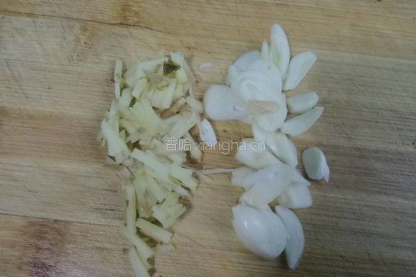 蚕豆炒鸡蛋的做法图解3