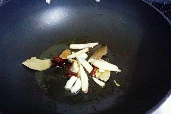 啤酒胡萝卜鸭煲的做法图解2