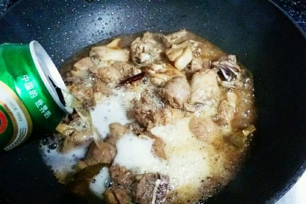啤酒胡萝卜鸭煲的做法图解4