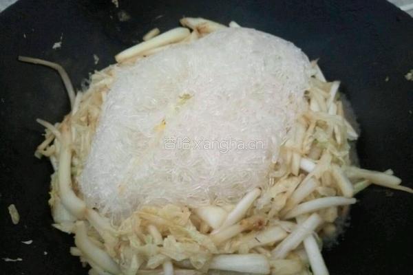 白菜粉条的做法图解5