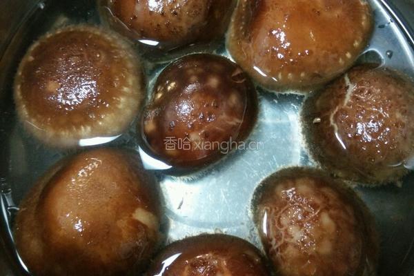 酱香菇扒油菜的做法图解2