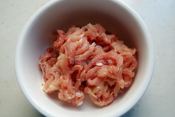 青红椒炒肉丝的做法图解3