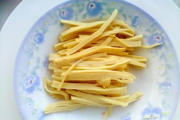 凉拌黄瓜卷的做法图解7