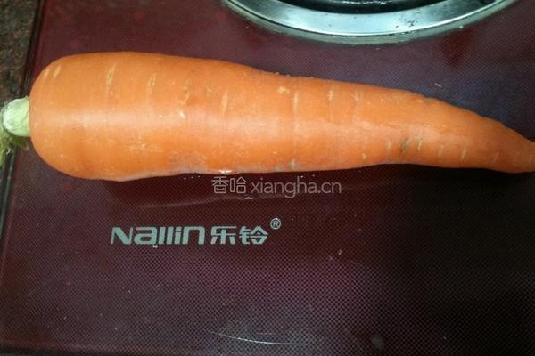 胡萝卜炒肉的做法图解1
