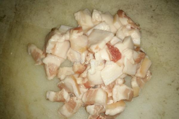 包菜炒肉的做法图解2