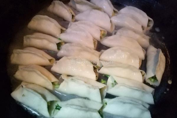 三鲜锅贴的做法图解12